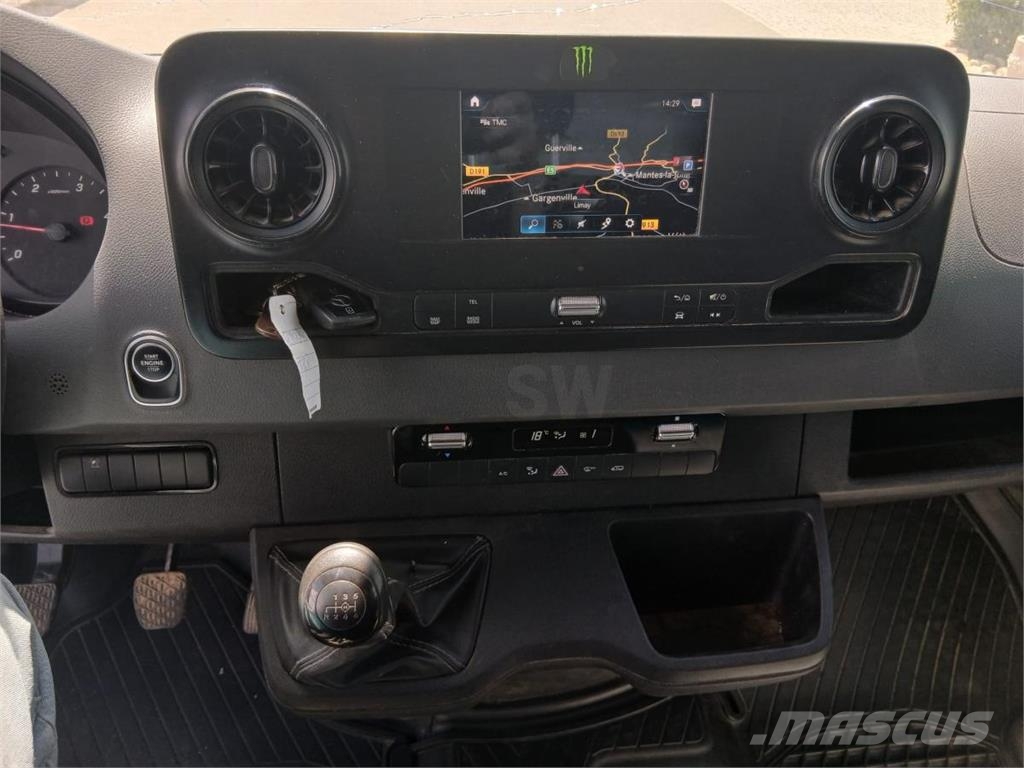 Mercedes-Benz Sprinter Kis teherszállító/Platós kocsi
