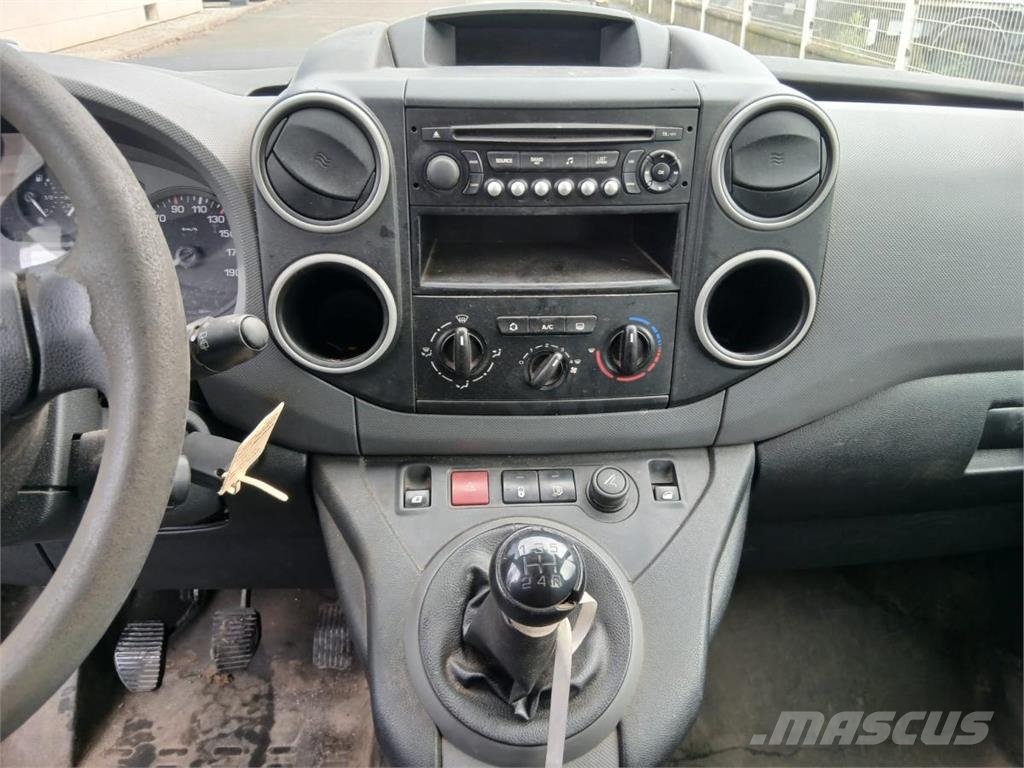 Peugeot Partner ボックストラック