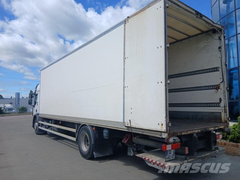 Renault Gamme D 貨箱式卡車