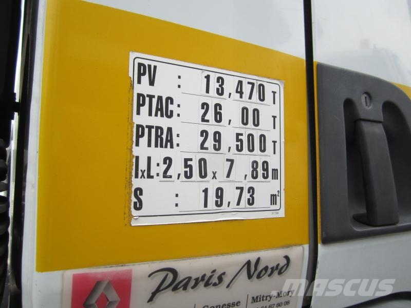Renault Kerax شاحنات ذات صهاريج