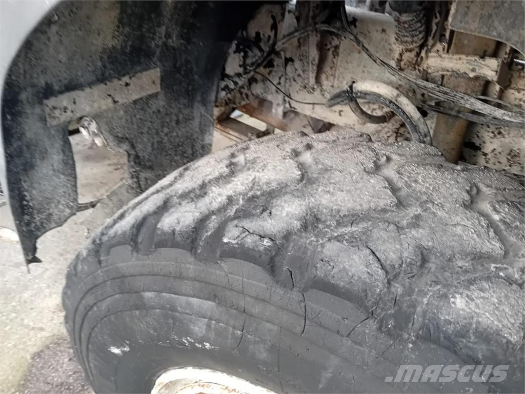 Renault Kerax Camiones con chasís y cabina