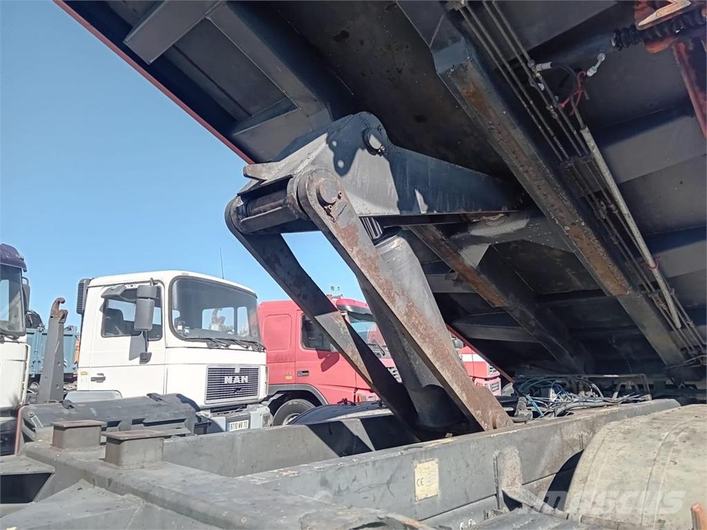 Renault Kerax 410 DXI Tipper trucks