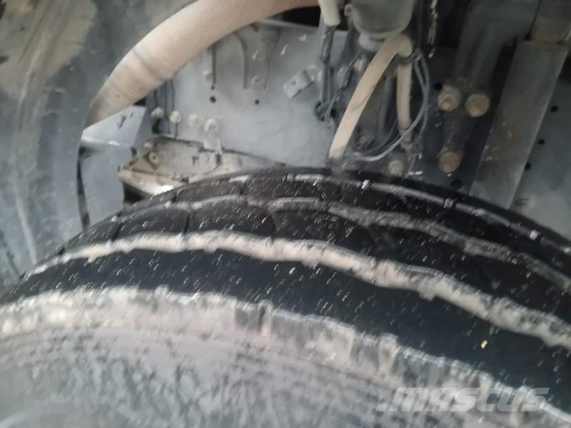 Renault Kerax 460 DXI Razstavljivi tovornjaki z žičnimi dvigali