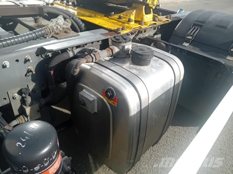 Renault Magnum 480 DXI 牵引车
