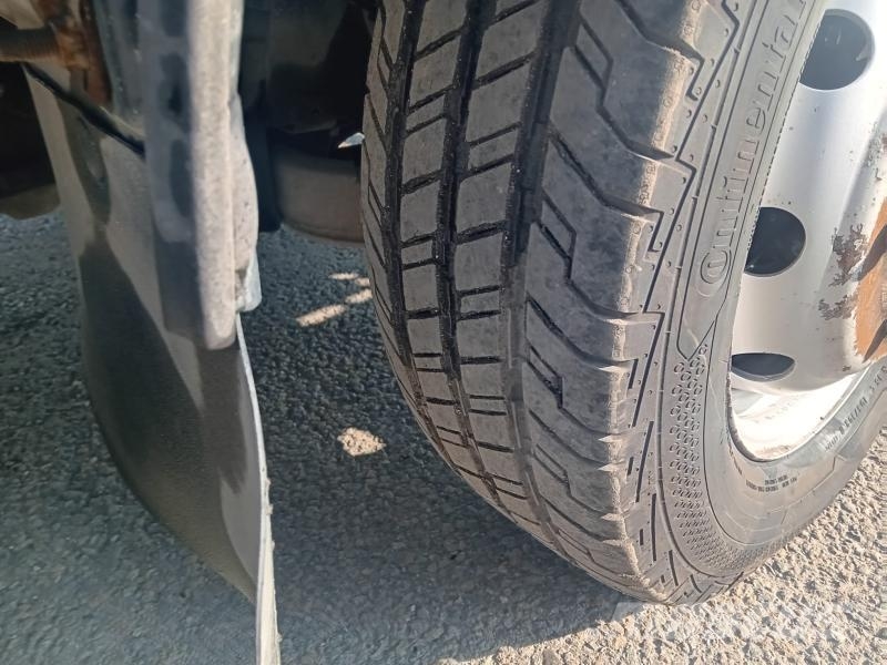 Renault Maxity 130 DXI Caja abierta/laterales abatibles