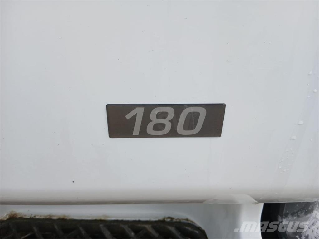 Renault Midlum 180 Camiones con caja de remolque