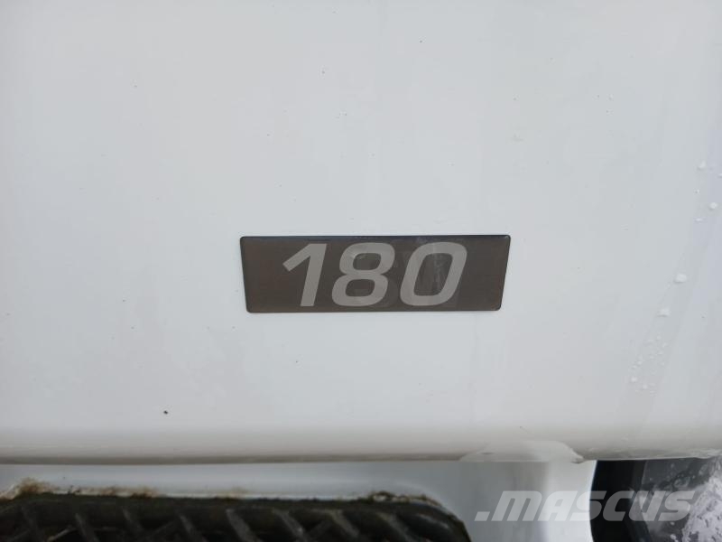 Renault Midlum 180 شاحنات ذات هيكل صندوقي