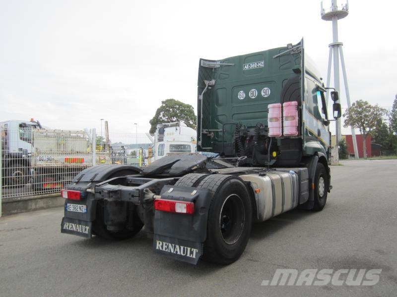 Renault Premium 牵引车