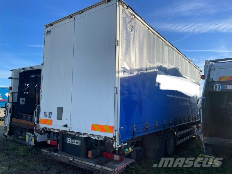 Renault Premium شاحنات بغطاء جانبي