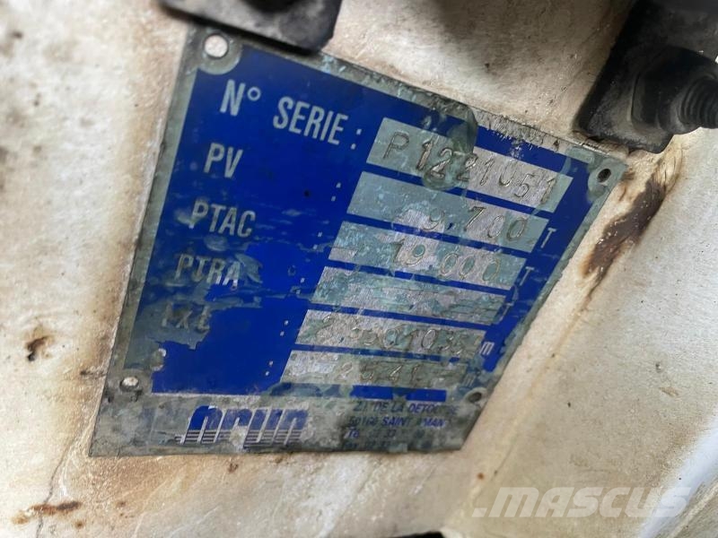 Renault Premium شاحنات بغطاء جانبي