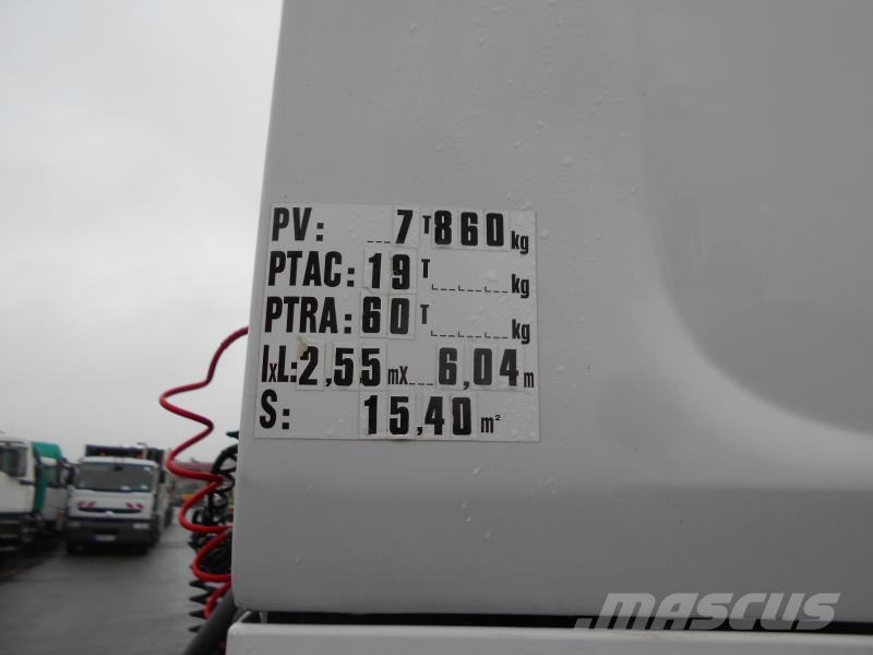 Renault Premium Lander 450 牵引车