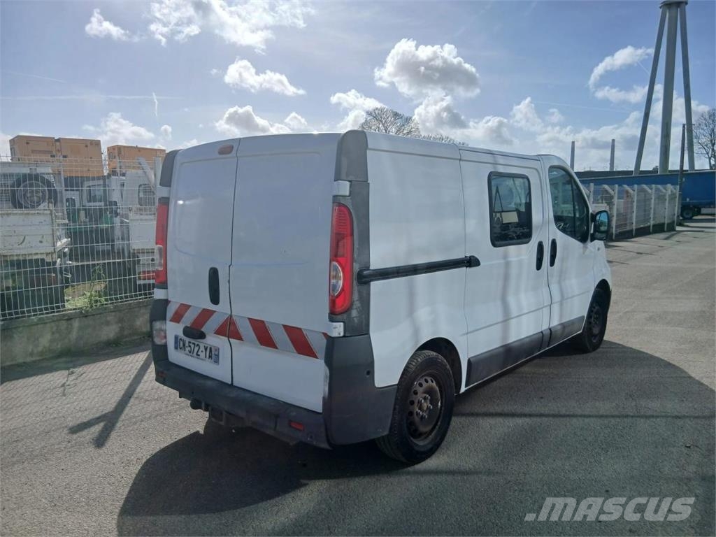 Renault Trafic هيكل صندوقي