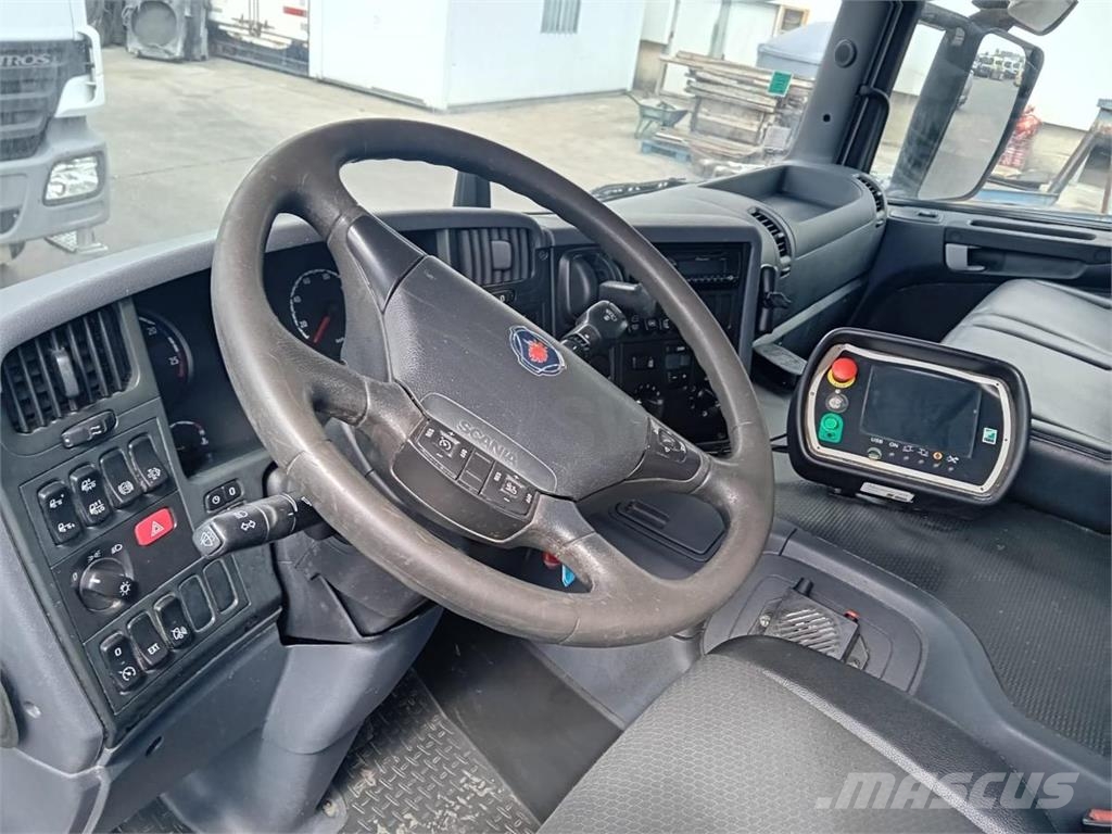 Scania P 320 Vuilniswagens