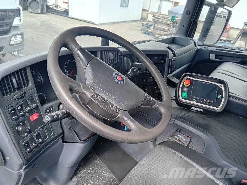 Scania P 320 شاحنات المخلفات