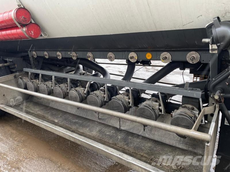 Trailor Non spécifié Semi-trailer med Tank