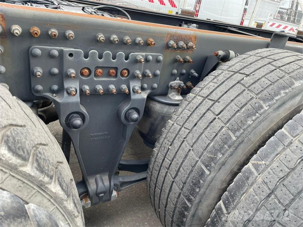 Volvo 540 Chassis met cabine