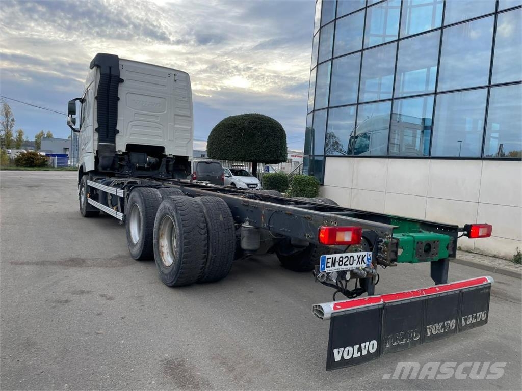 Volvo 540 Chassis Cab trucks