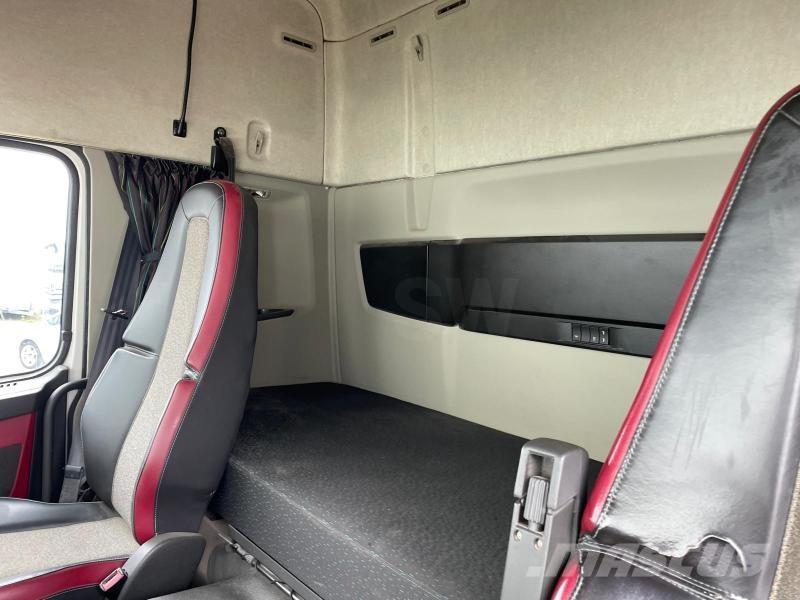 Volvo FMX 460 牵引车