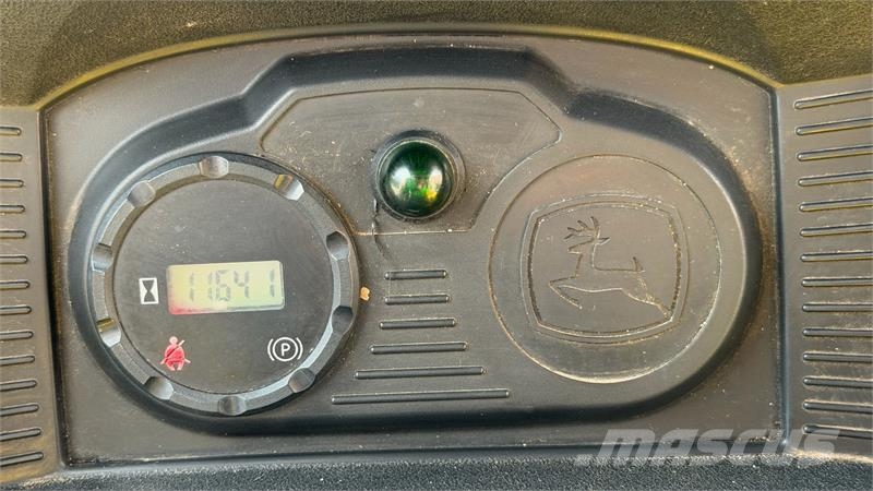 John Deere XUV 550 GATOR UTVs