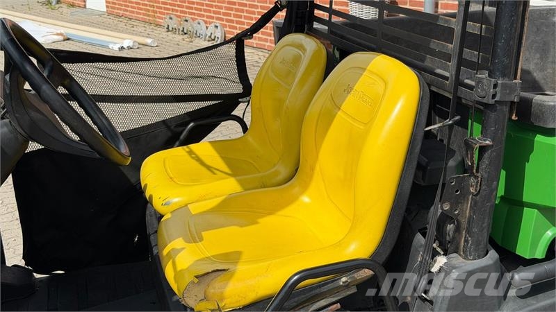 John Deere XUV 550 GATOR UTVs