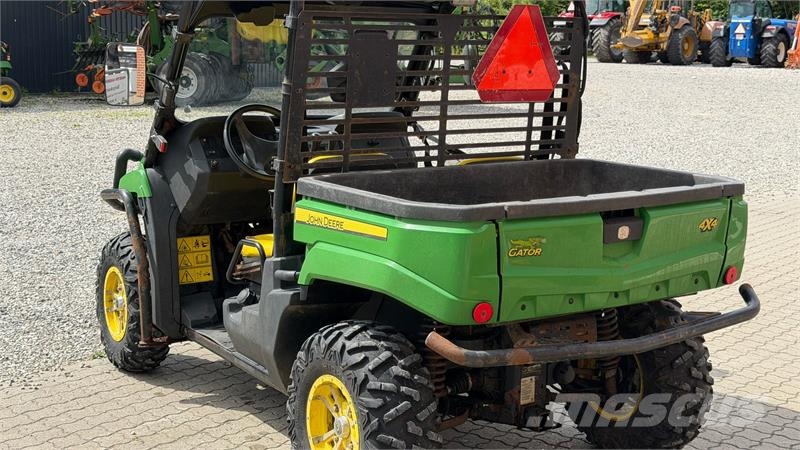John Deere XUV 550 GATOR UTVs