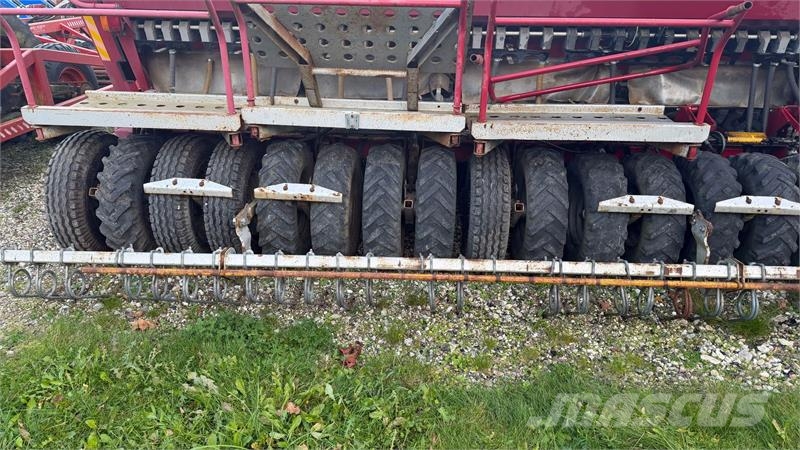 Kongskilde DEMETER MULTISEED 4000 Drillmaschinen