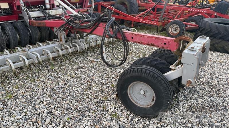 Kongskilde DEMETER MULTISEED 4000 Drillmaschinen