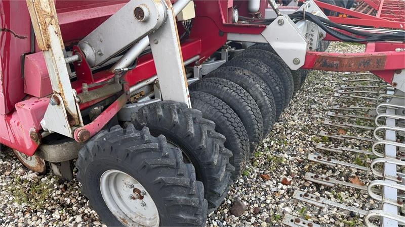 Kongskilde DEMETER MULTISEED 4000 Drillmaschinen