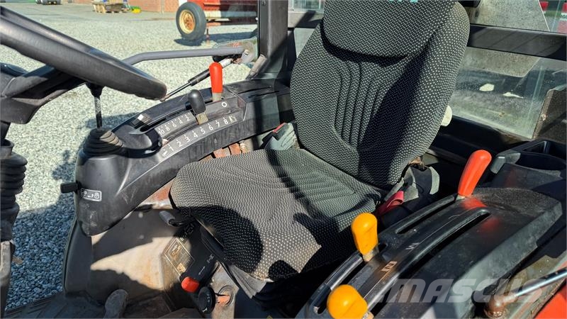 Kubota B2650 Коммунальные тракторы