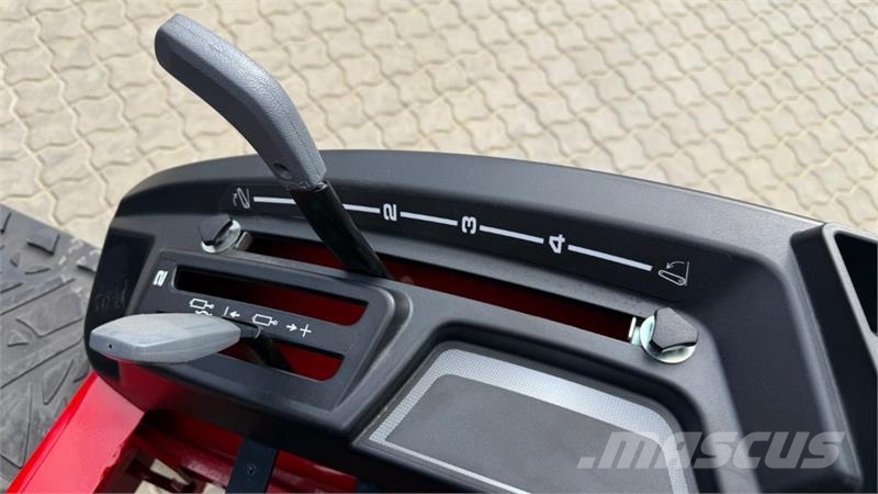 Massey Ferguson 1M. 20 Naudoti kompaktiški traktoriai