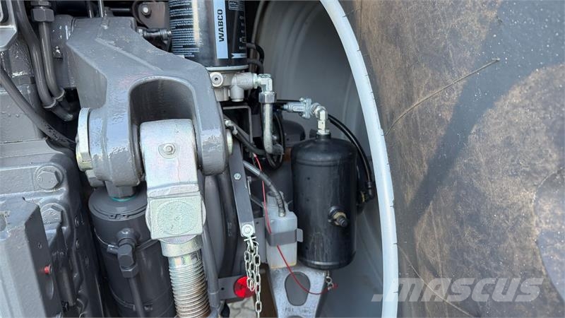 Massey Ferguson 9S.425 Dyna VT Exclusive Traktori