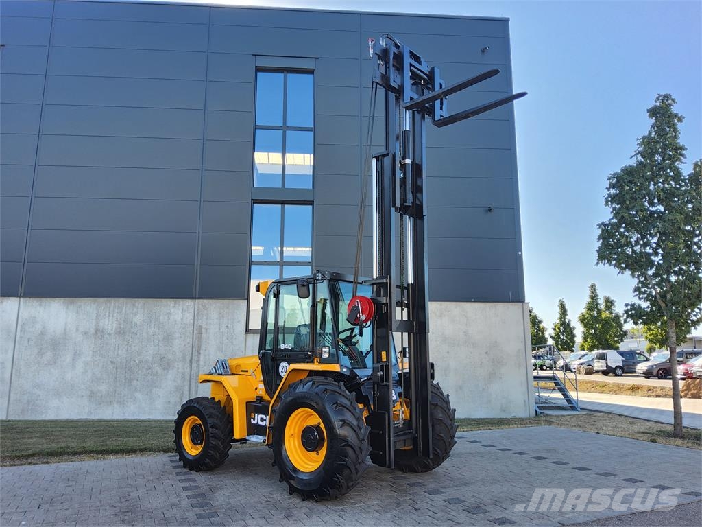 JCB 940-4 SV شاحنات الطرق الوعرة