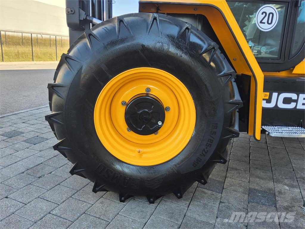JCB 940-4 SV شاحنات الطرق الوعرة
