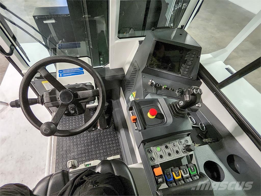 JMG MC 250.09FL Akumulátorové vozíky