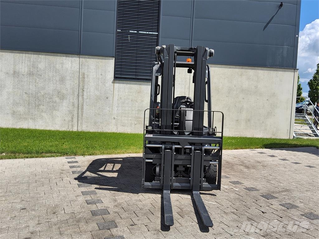 Linde E 30 Sähkötrukit