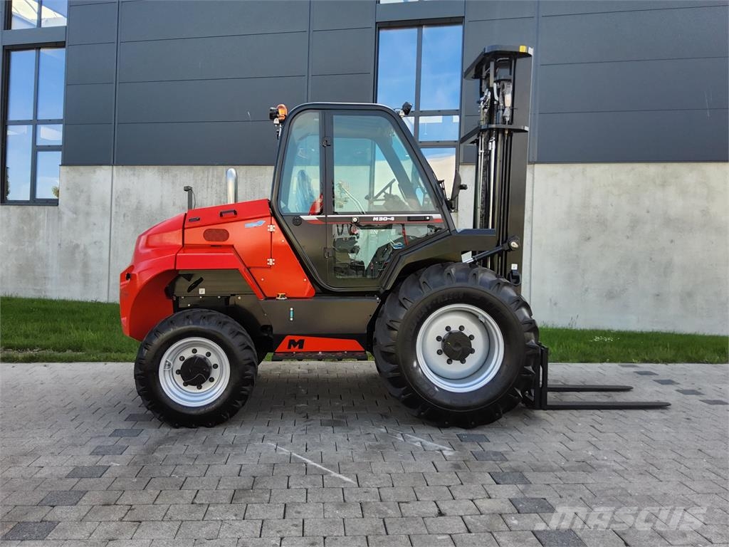 Manitou M 30-4 Maastotrukit