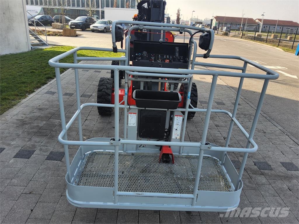 Manitou MANGO 12 Nacele cu brat articulat