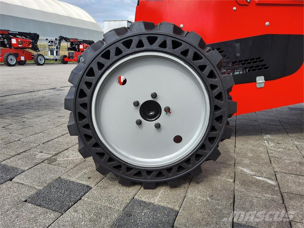 Manitou MANGO 12 Kuukulkijat