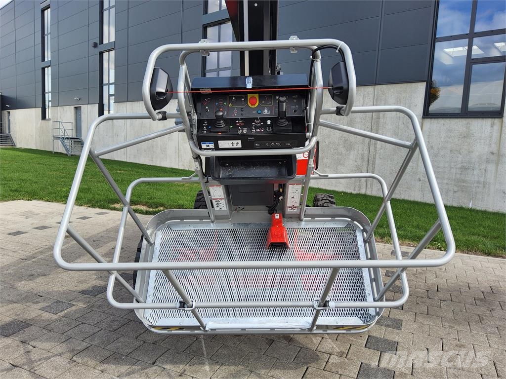 Manitou MANGO 12 Gelenkteleskoparbeitsbühnen