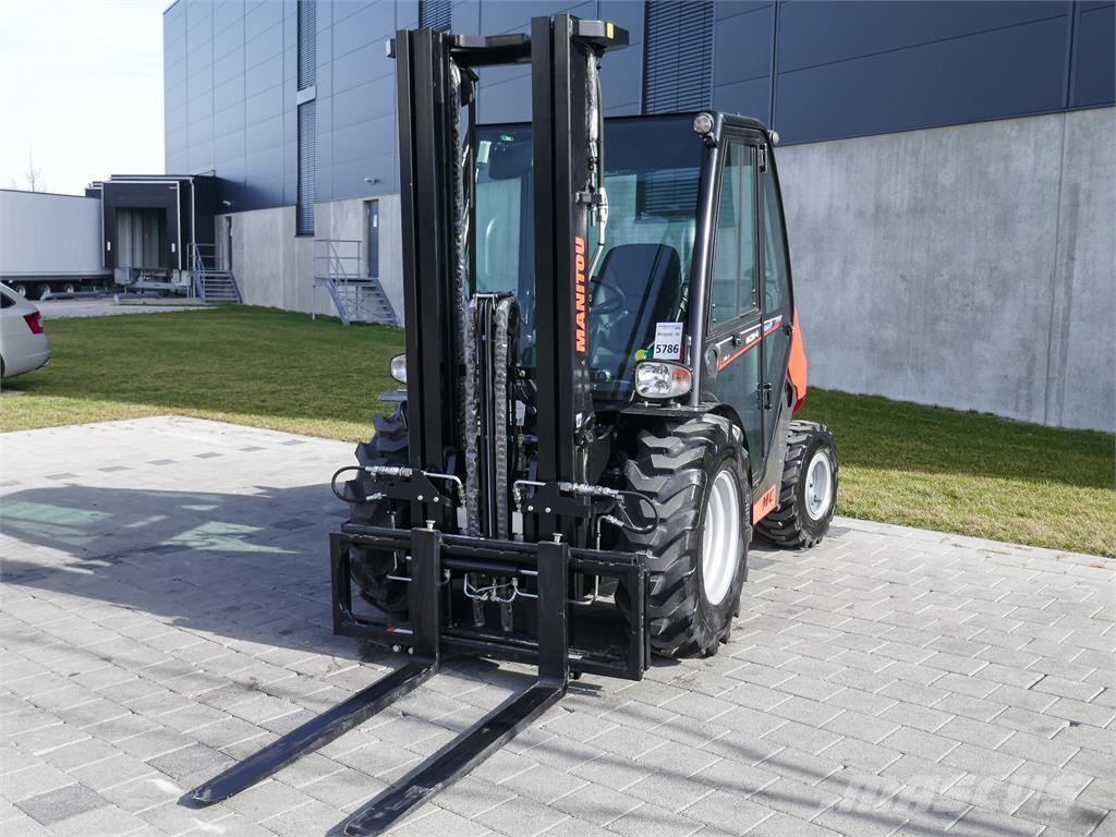 Manitou MC 25-4 Rough terrain truck