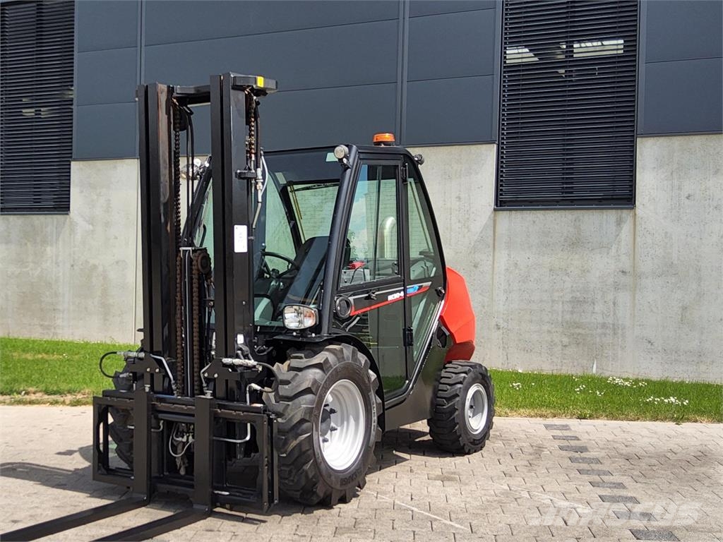 Manitou MC 30-4 Geländestapler