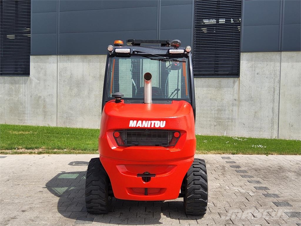 Manitou MC 30-4 Geländestapler