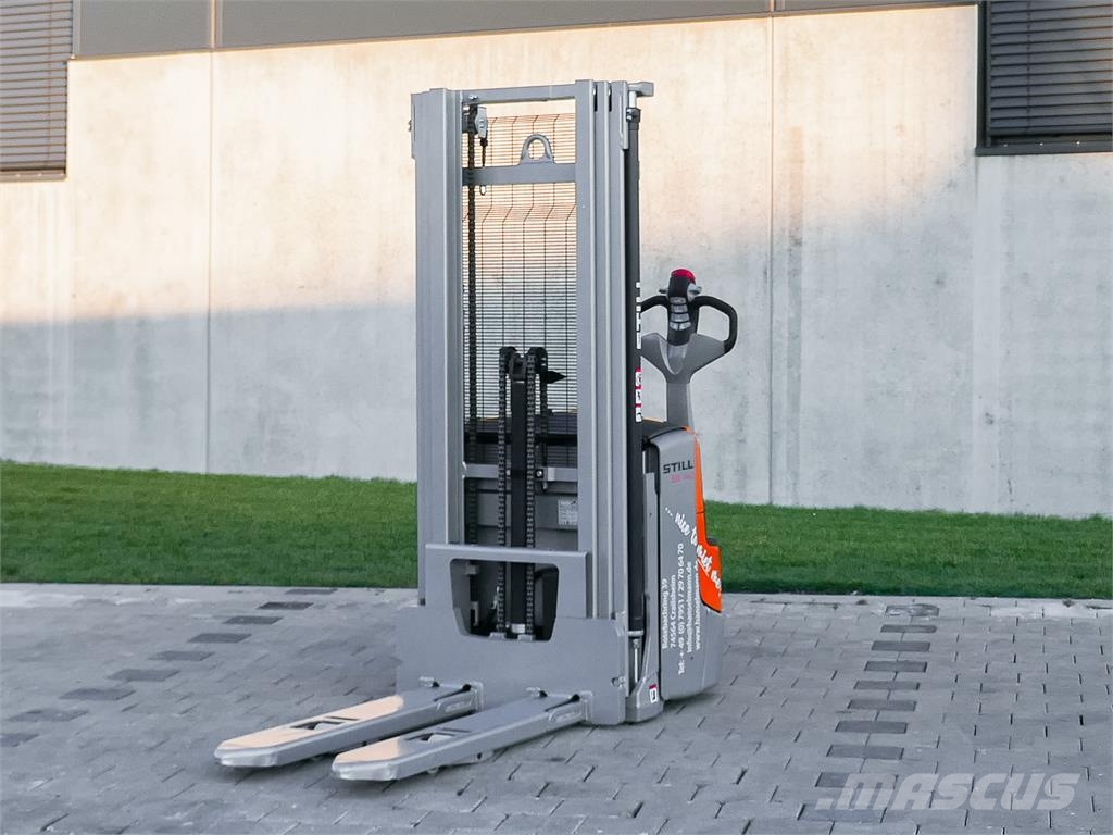 Still EXV 14i Pedestrian stacker