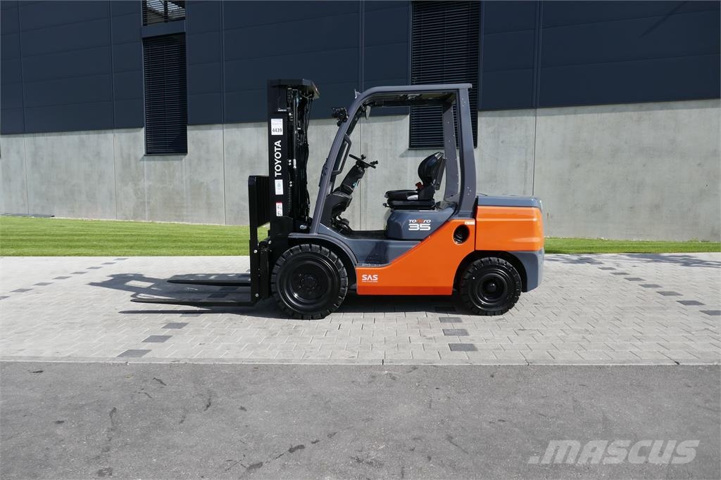 Toyota 52-8FDJF35 Dieselmotviktstruckar