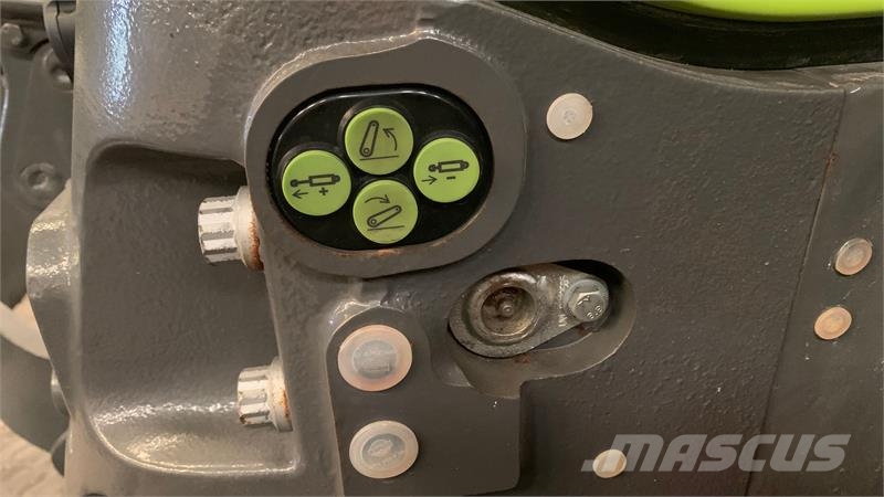 CLAAS AXION 870 CMATIC 트랙터