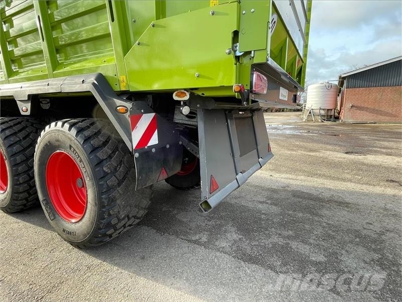 CLAAS CARGOS 760 BUSINESS TRIDEM ملقمات خلاط