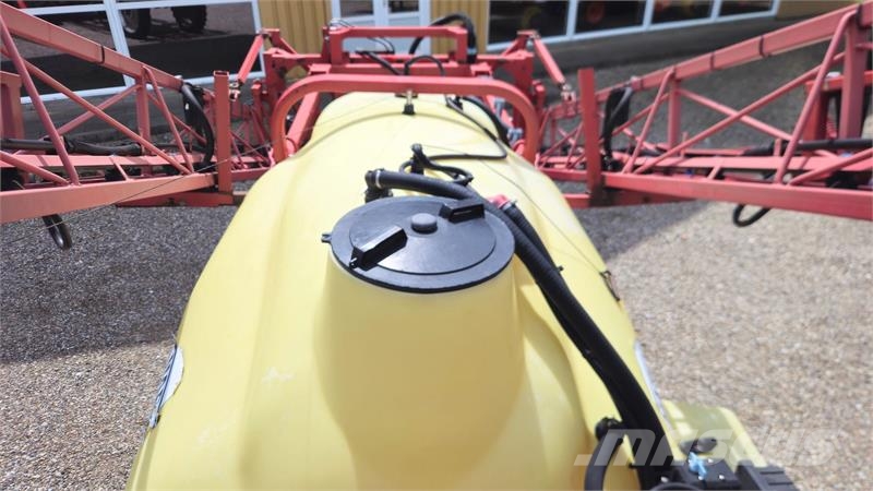 Hardi Commander 2800 الرشاشات