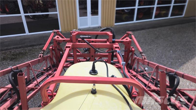 Hardi Commander 2800 الرشاشات