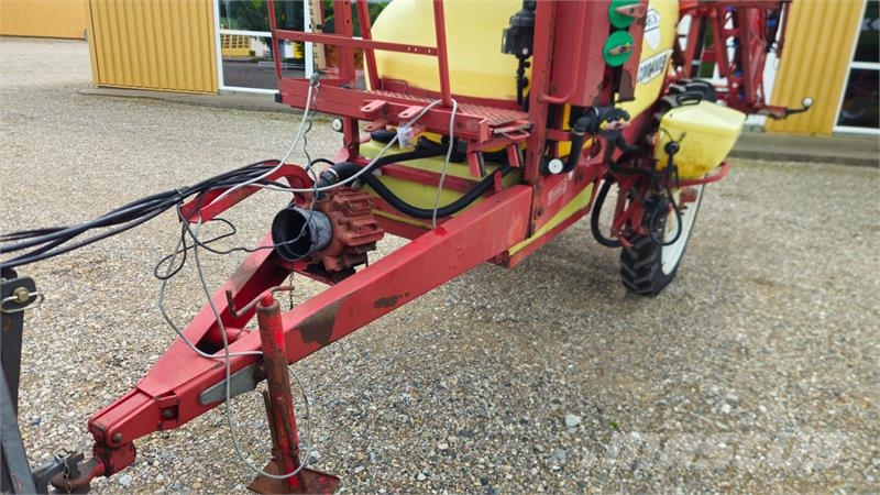 Hardi Commander 2800 الرشاشات
