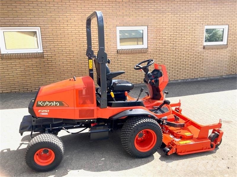 Kubota F251 - 4 WD Utility tool carriers